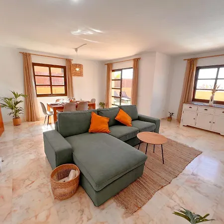 Tarabilla With Private Pool & Ocean Views Corralejo